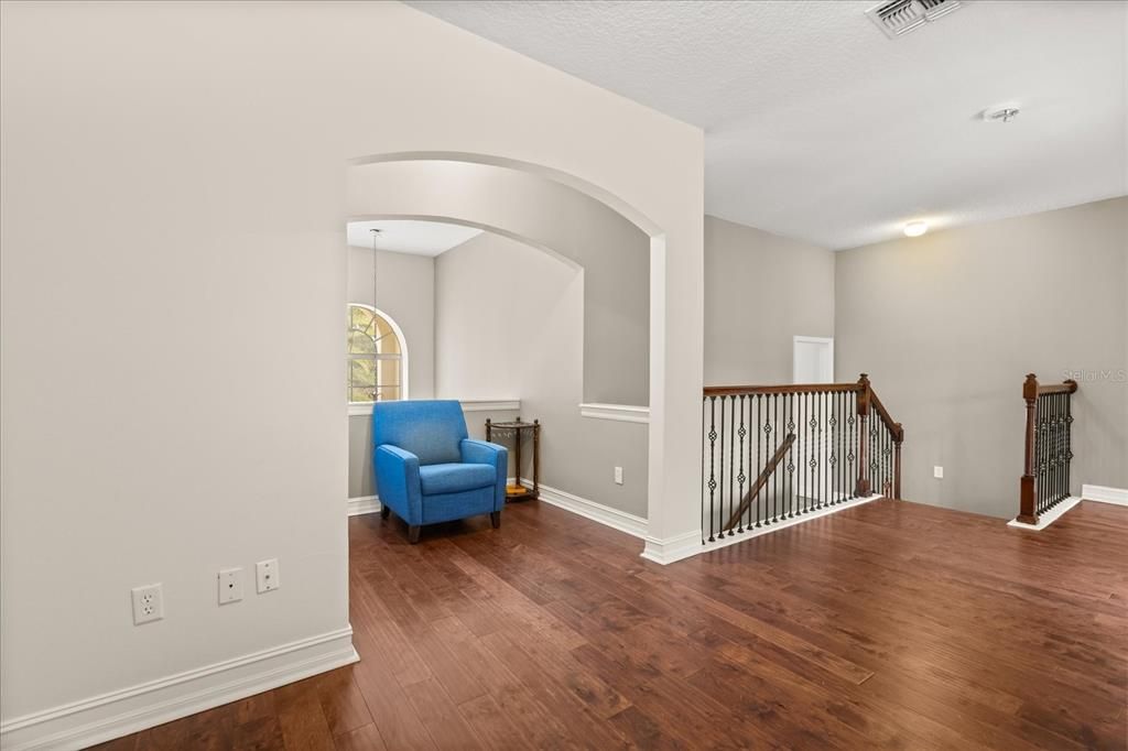 Interior, Pendant Lights, Wood Texture Flooring