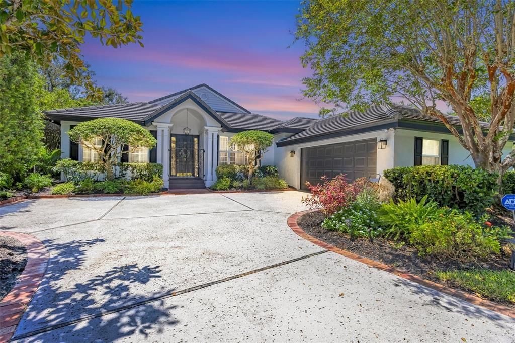 Attached, Exterior, Facade, Ranch