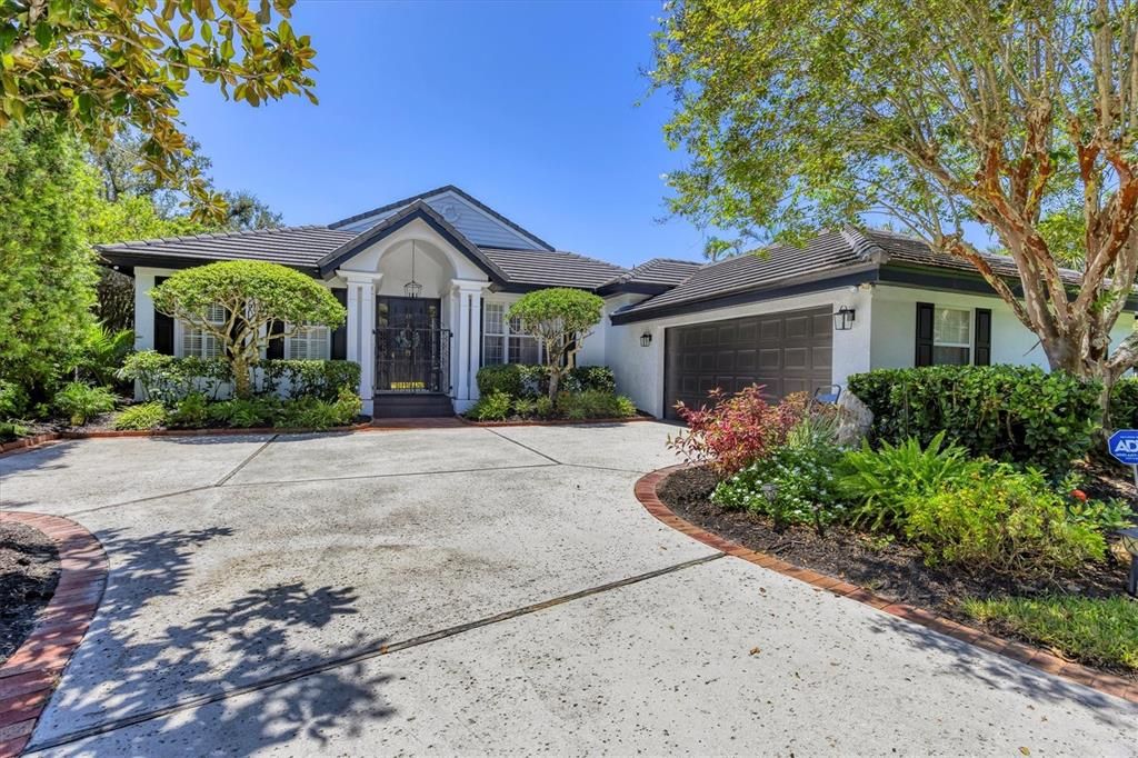 Attached, Exterior, Facade, Ranch
