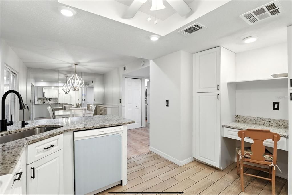 Chandelier, Dining room, Interior, Kitchen, Pendant Lights, Recessed Lighting, Wood Texture Flooring