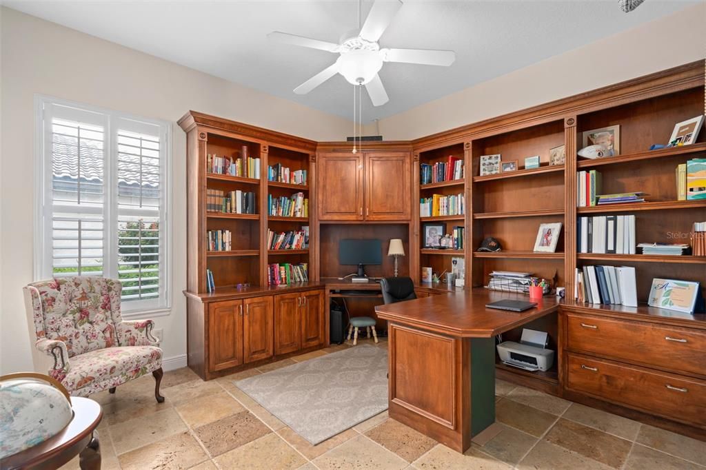 Home Office, Interior