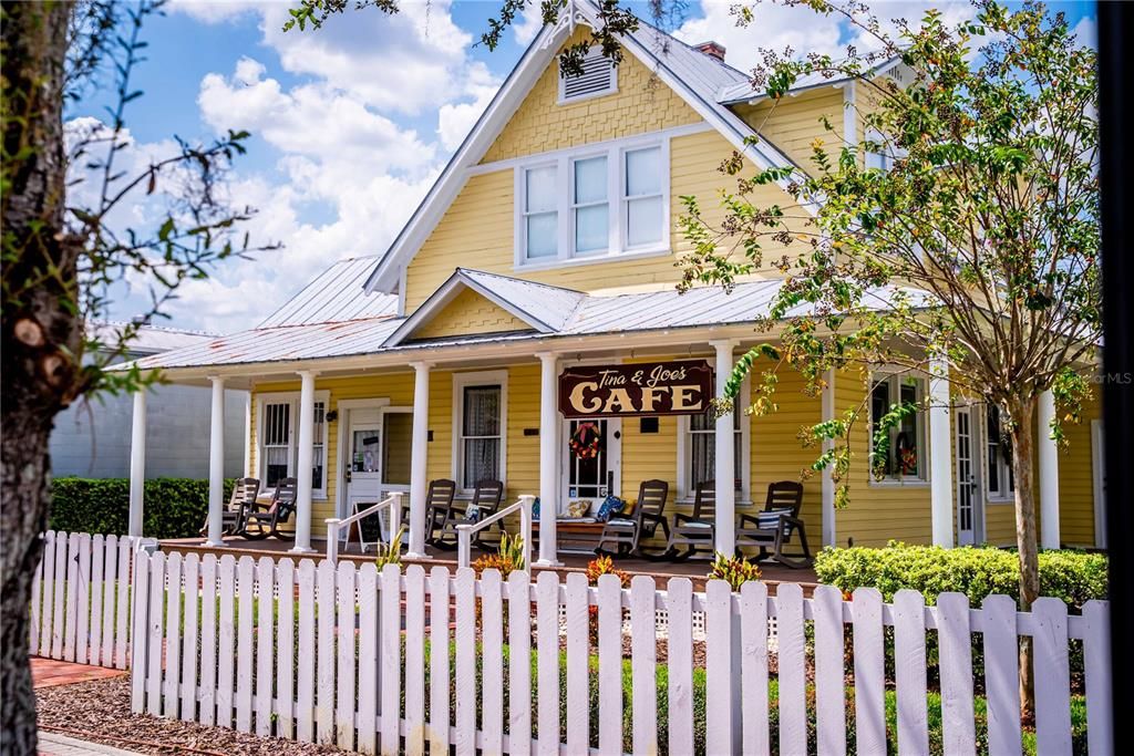 Exterior, Facade, Queen Anne Victorian