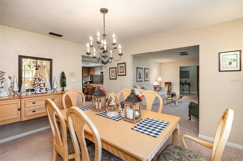 Chandelier, Dining room, Interior, Living room