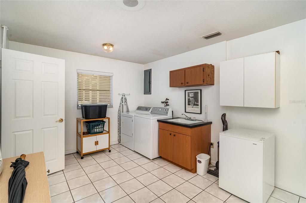 Interior, Washer