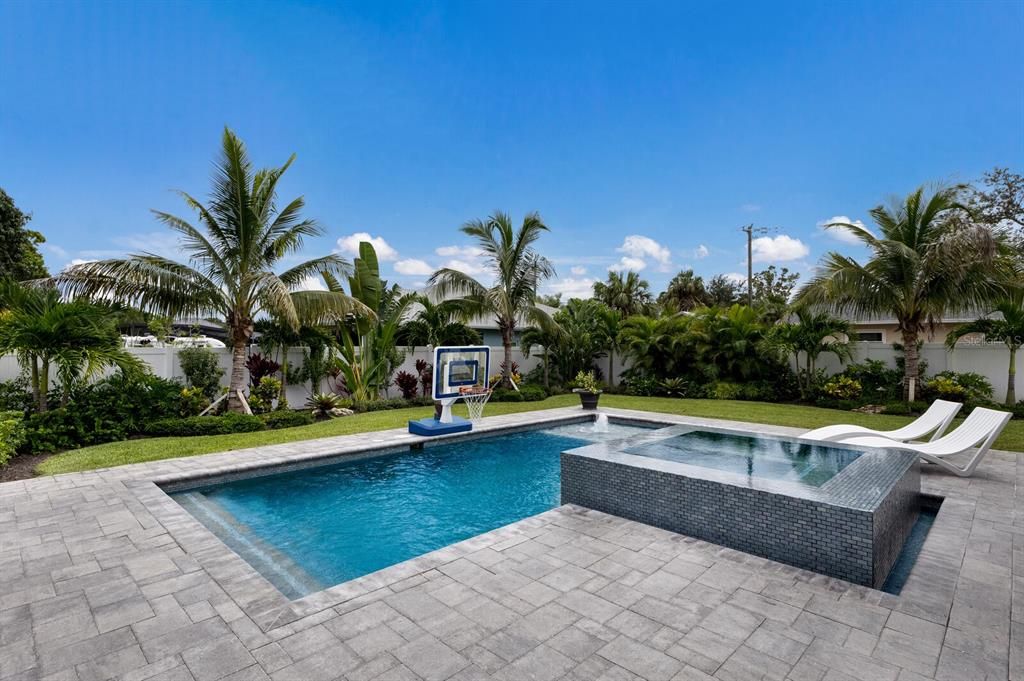 Exterior, Pool