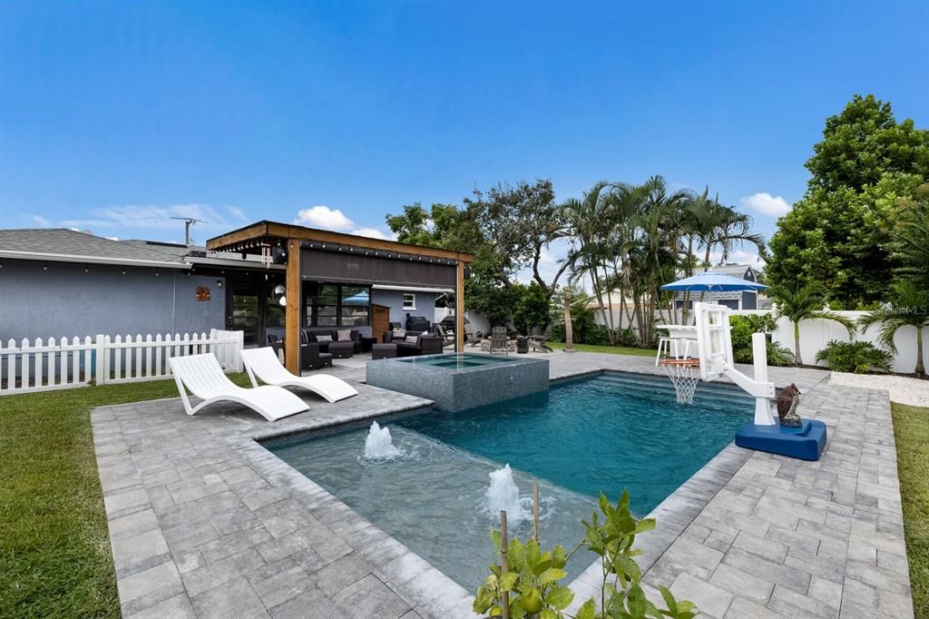 Exterior, Pool