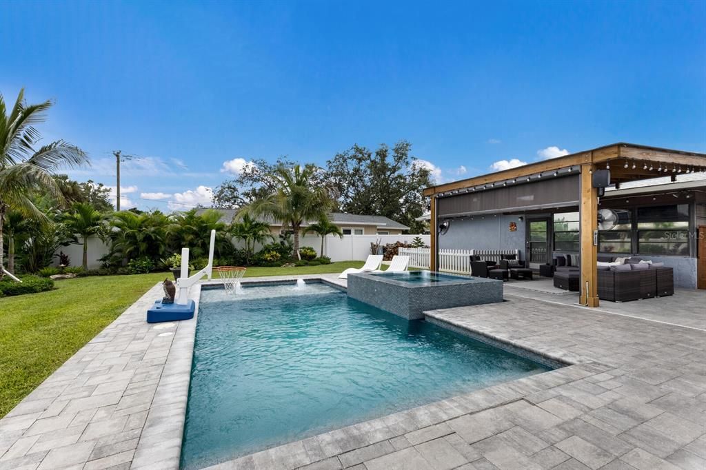 Exterior, Pool