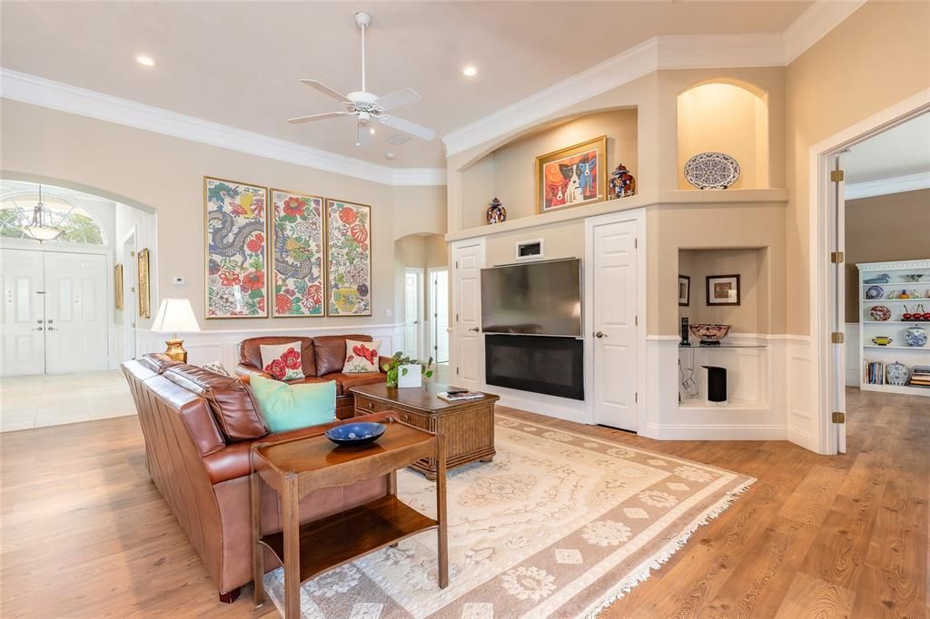 Interior, Living room, Recessed Lighting, Wood Texture Flooring