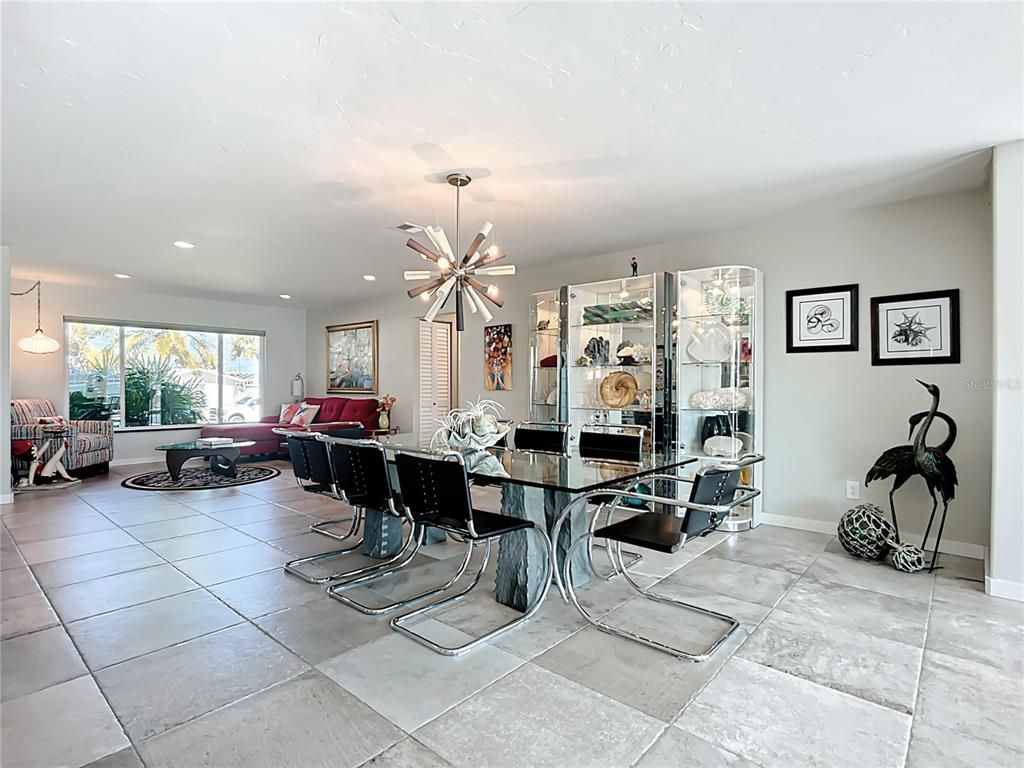 Dining room, Interior, Living room, Pendant Lights, Recessed Lighting