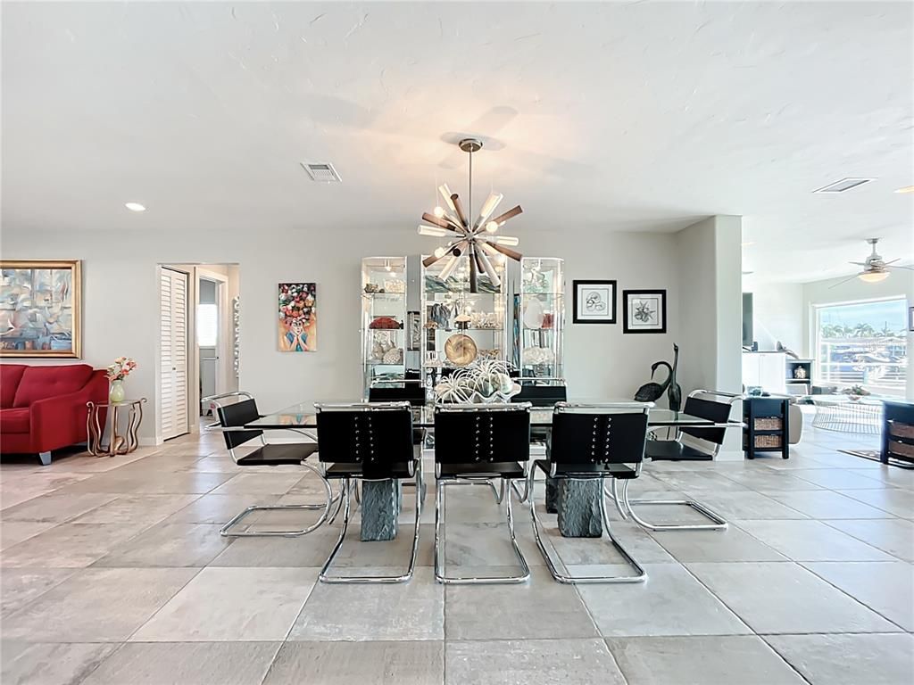 Dining room, Interior, Pendant Lights, Recessed Lighting