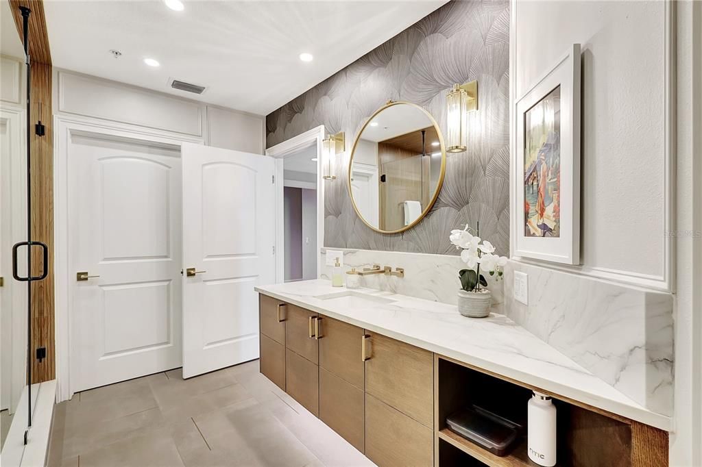 Bathroom, Dual Sink Vanities, Interior, Recessed Lighting