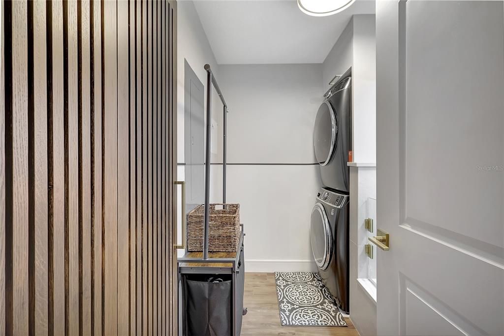 Interior, Utility Closets, Washer, Wood Texture Flooring