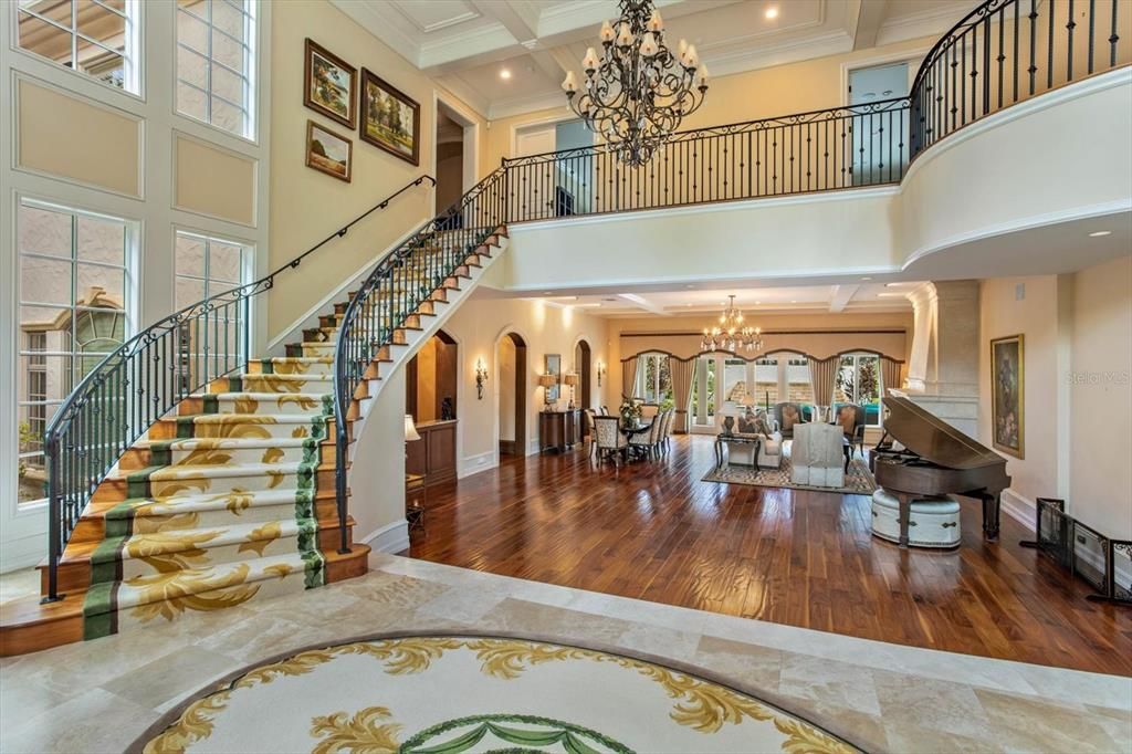 Chandelier, Dining room, Interior, Piano, Recessed Lighting, Wood Texture Flooring