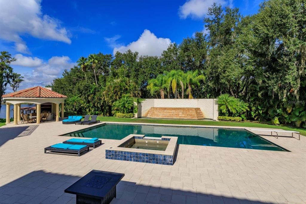 Exterior, Pool