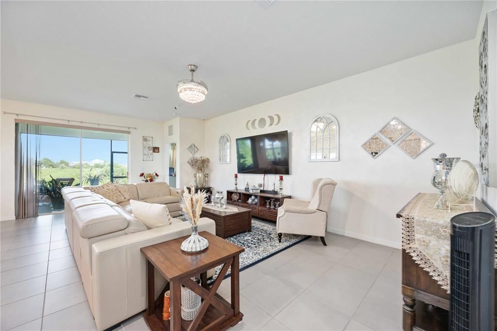 Chandelier, Interior, Living room