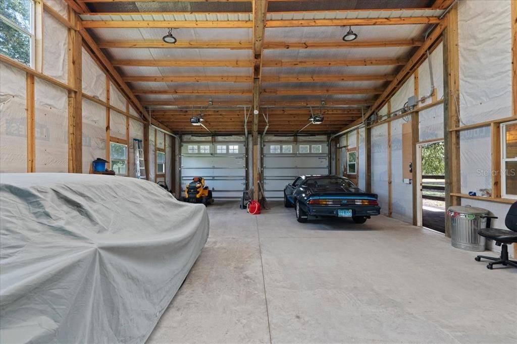 Garage, Interior, Wooden Beams