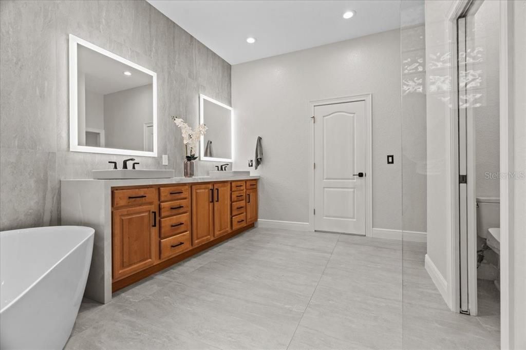 Bathroom, Dual Sink Vanities, Free Standing Baths, Interior, Recessed Lighting