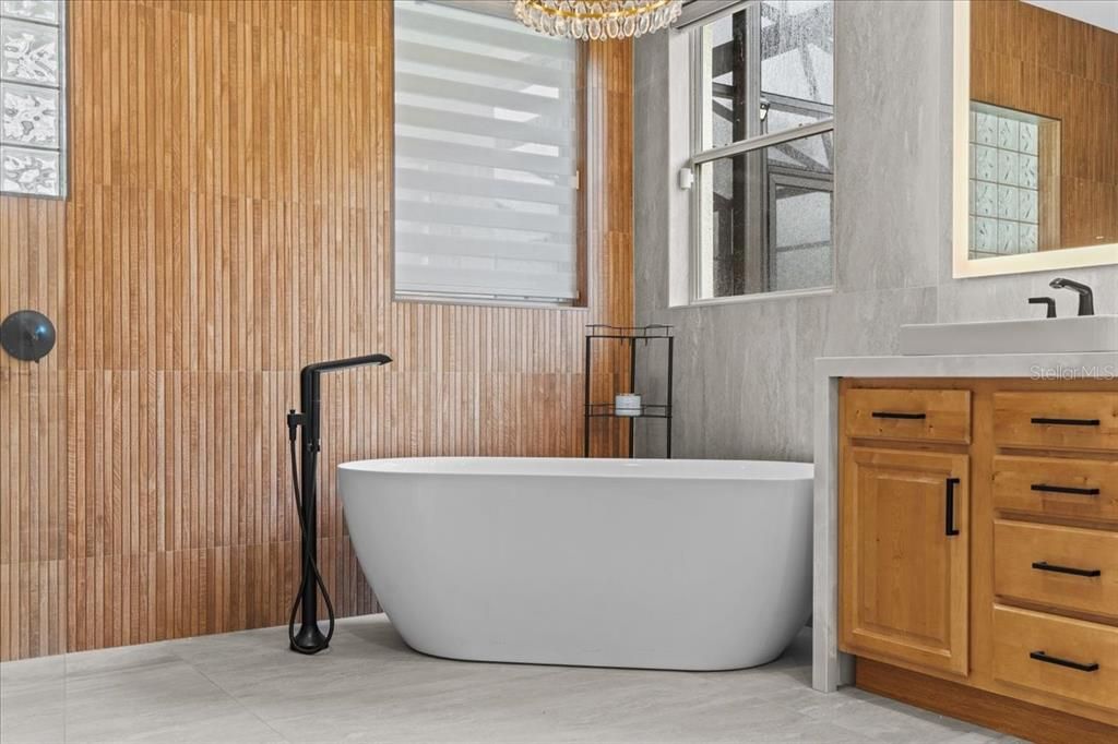 Bathroom, Free Standing Baths, Interior, Wooden Walls