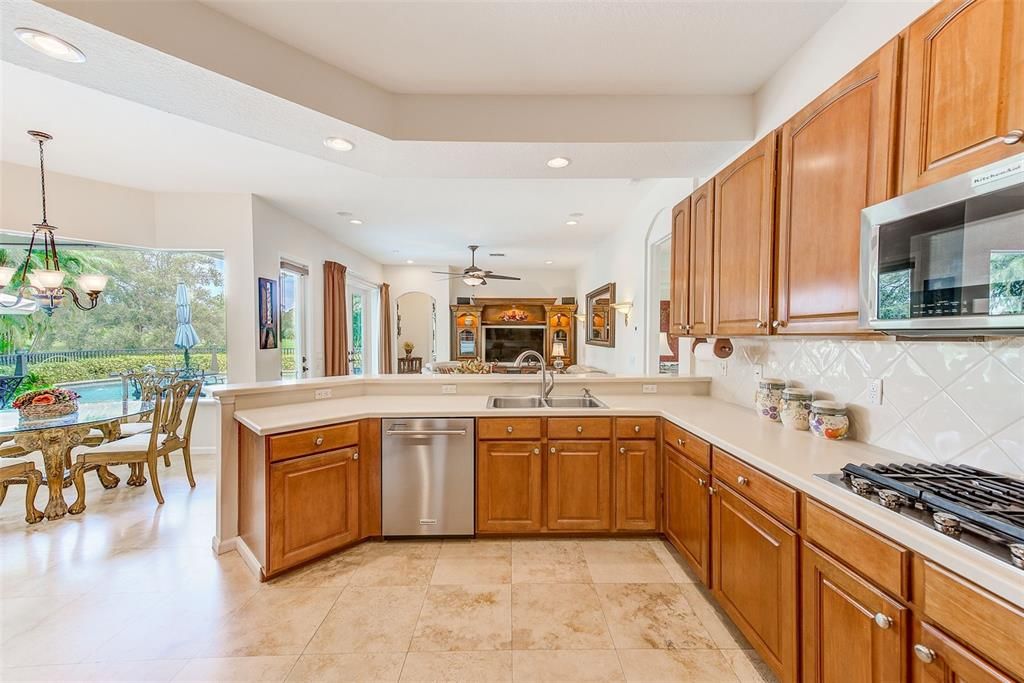 Dining room, Interior, Kitchen, Pendant Lights, Recessed Lighting, Stainless Steel Appliances