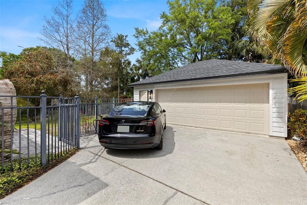 Detached Garage, Exterior