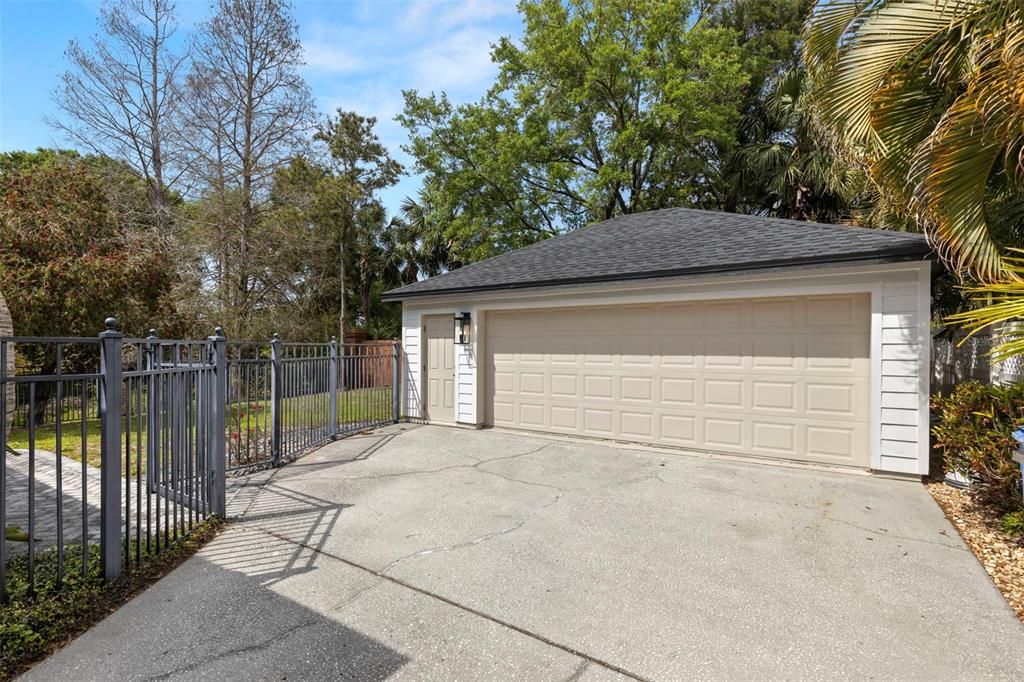 Detached Garage, Exterior