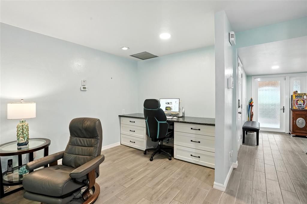 Home Office, Interior, Recessed Lighting, Wood Texture Flooring
