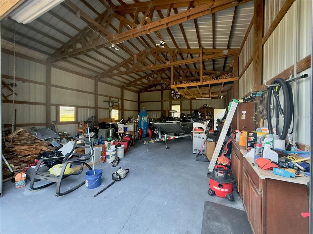 Garage, Interior, Wooden Beams