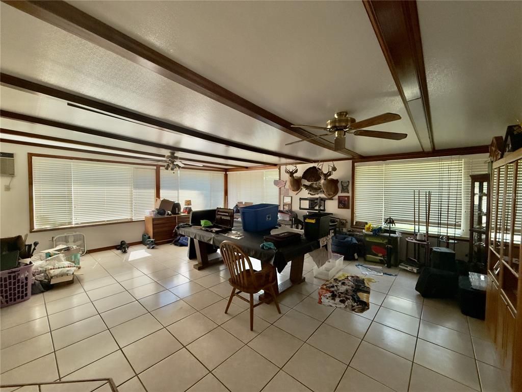 Home Office, Interior