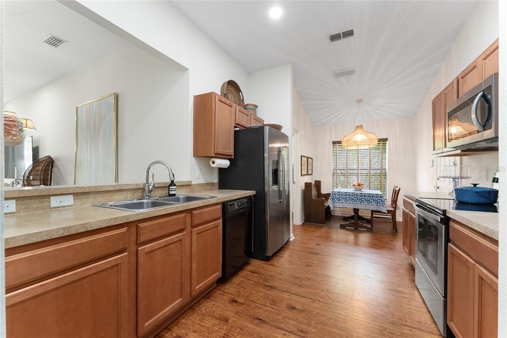 Dining room, Interior, Kitchen, Pendant Lights, Recessed Lighting, Wood Texture Flooring