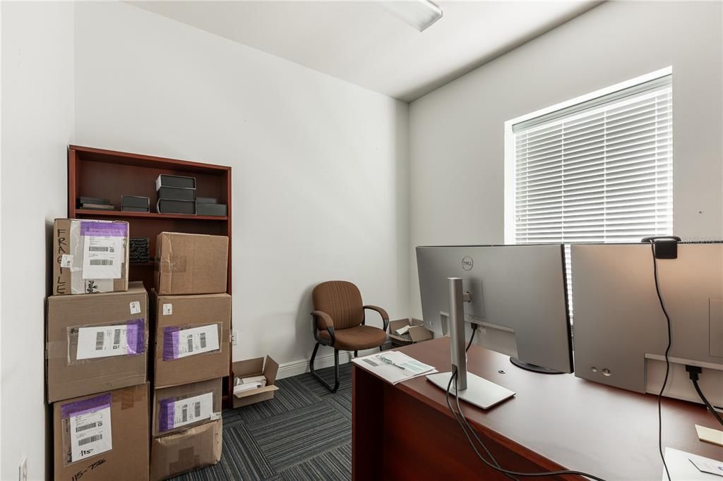 Home Office, Interior
