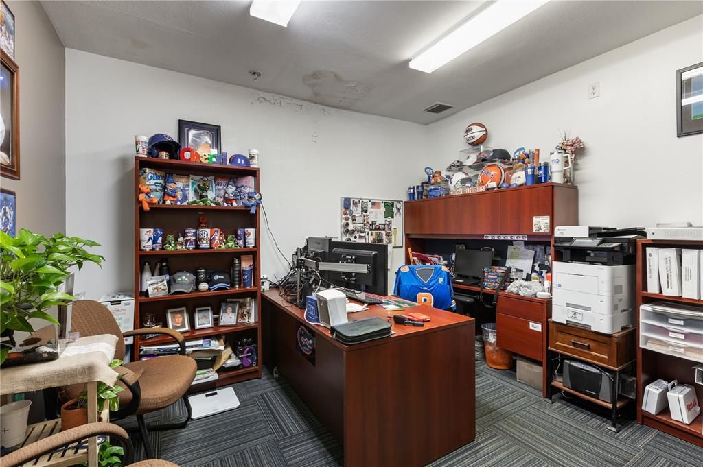 Home Office, Interior