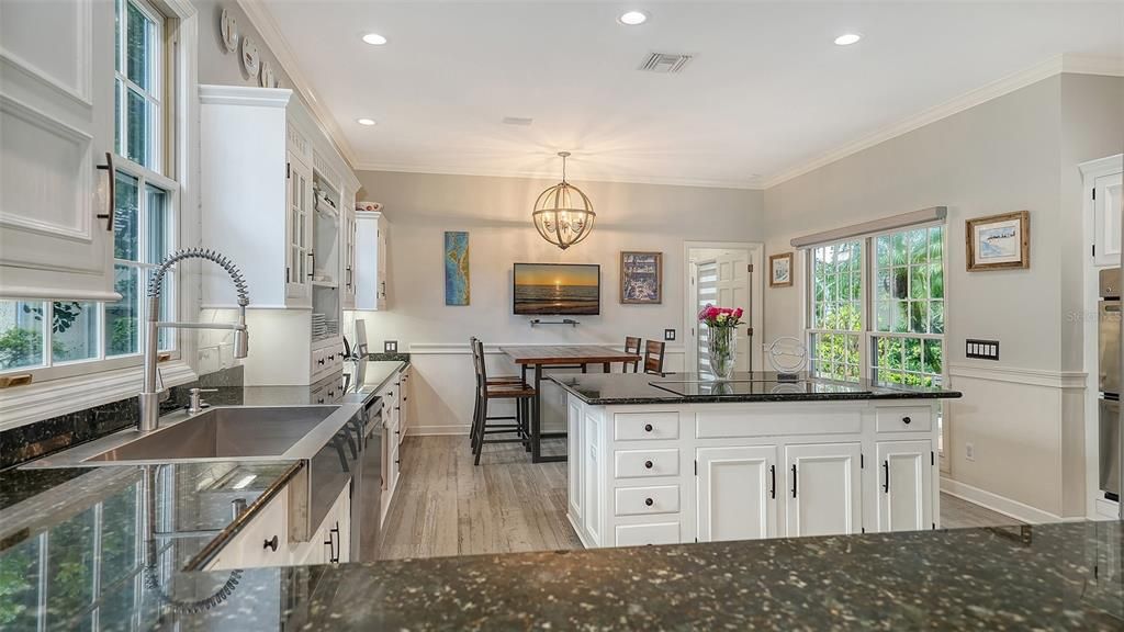 Chandelier, Dining room, Interior, Kitchen, Pendant Lights, Recessed Lighting, Wood Texture Flooring