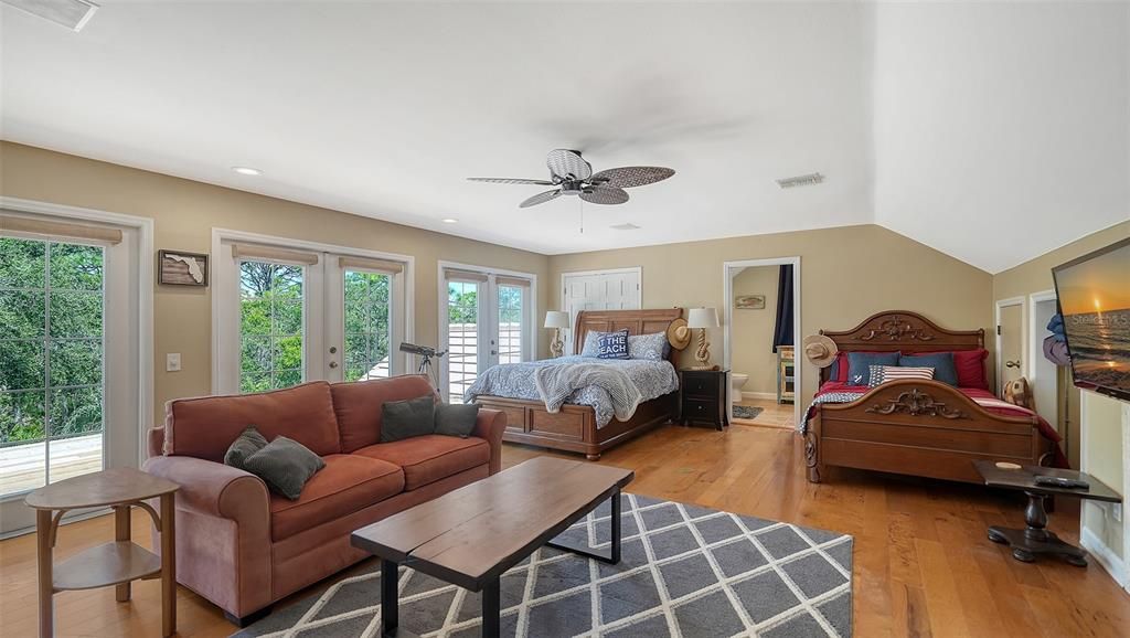 Bedroom, Interior, Living room, Recessed Lighting, Wood Texture Flooring