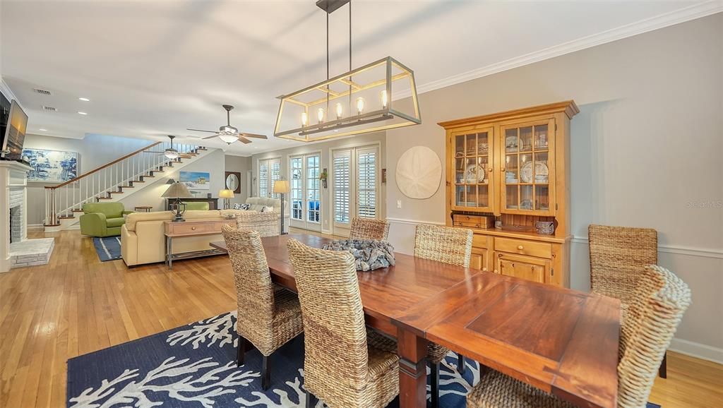 Dining room, Interior, Living room, Pendant Lights, Recessed Lighting, Wood Texture Flooring