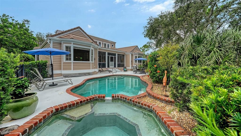 Exterior, Pool