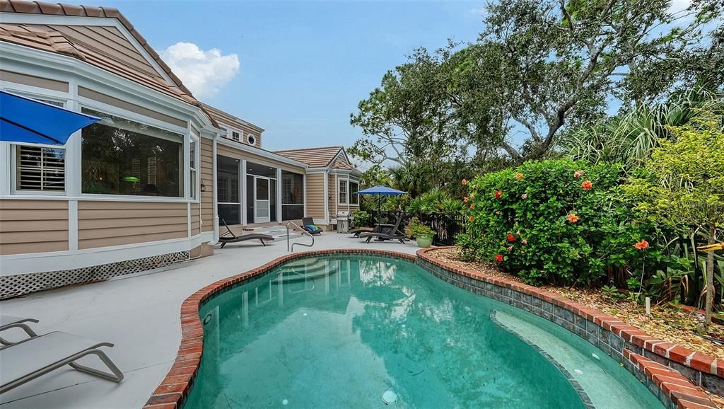Exterior, Pool