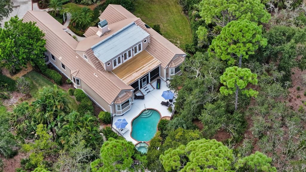 Exterior, Drone
