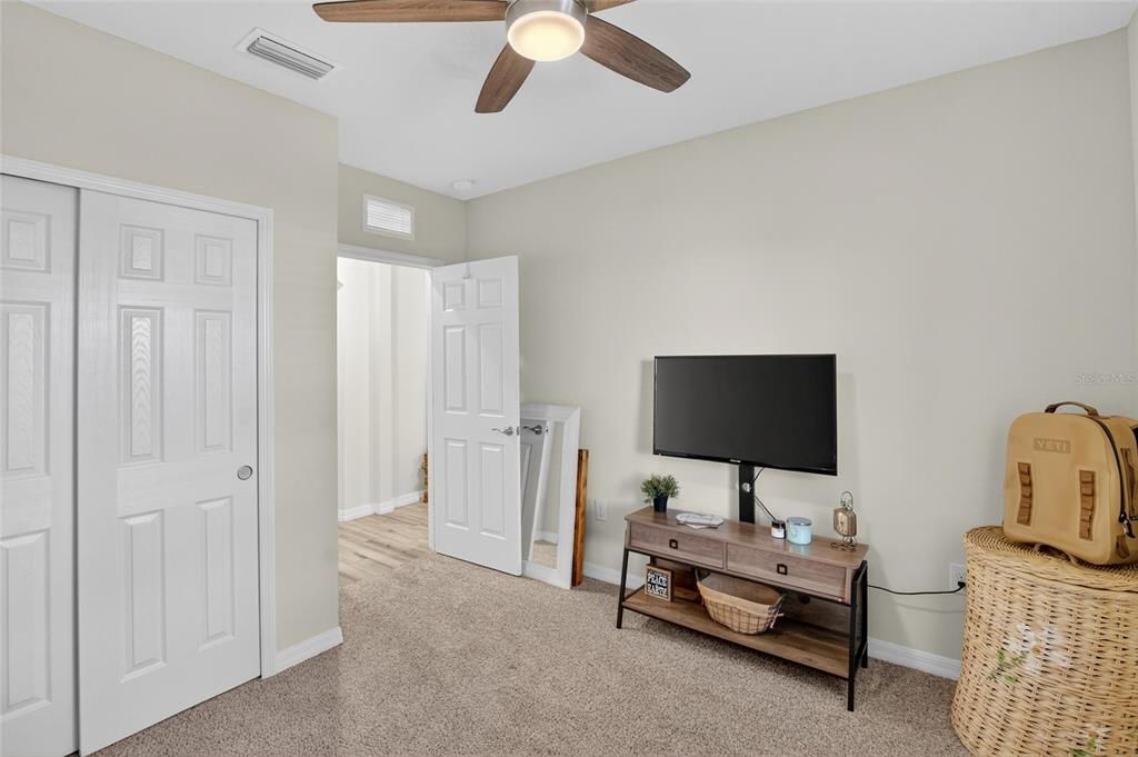 Home Office, Interior