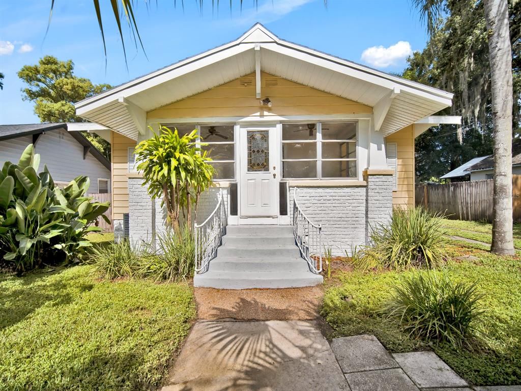 Exterior, Facade, American Craftsman