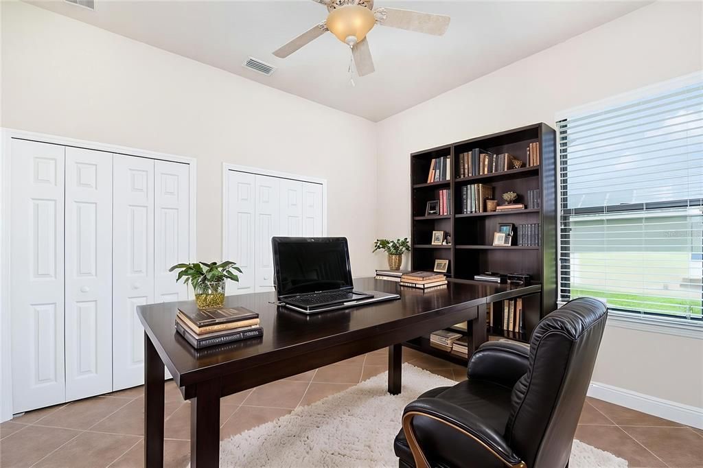 Home Office, Interior