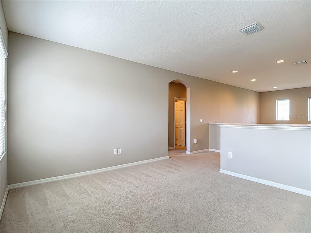 Empty room, Interior, Recessed Lighting