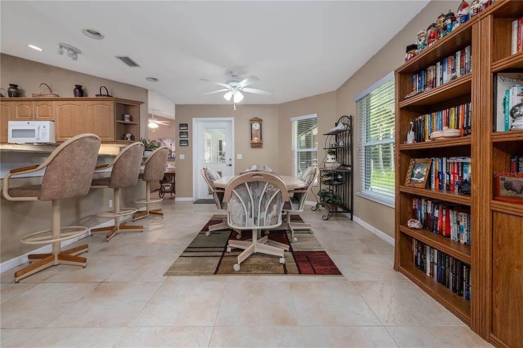 Dining room, Interior, Recessed Lighting