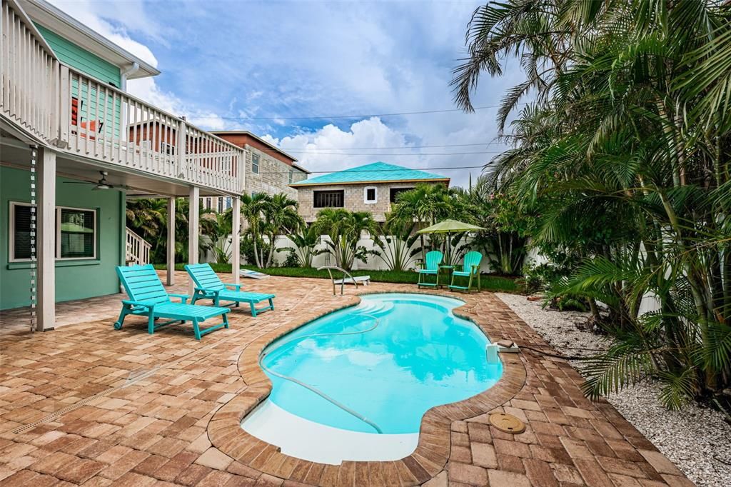 Exterior, Pool