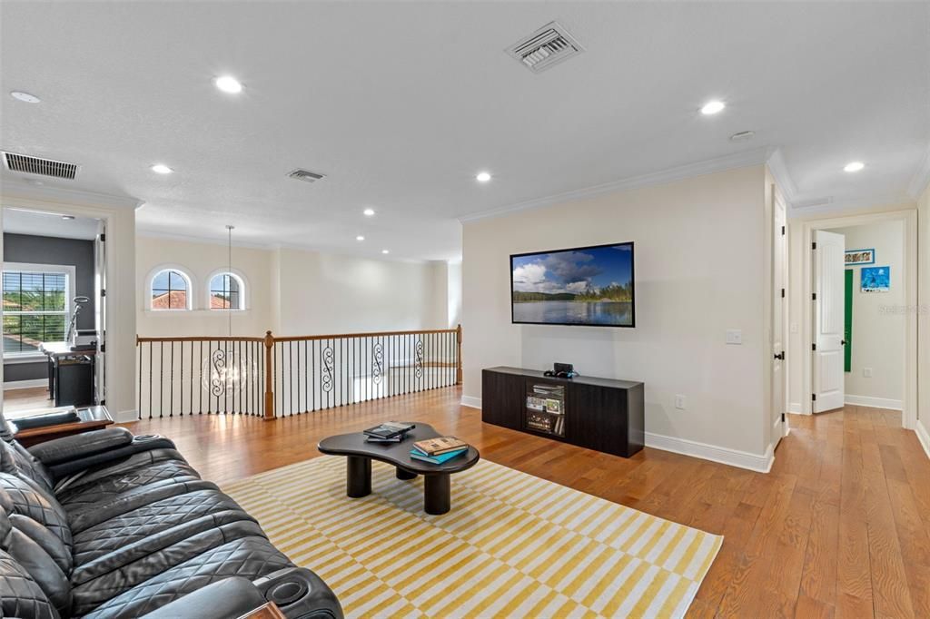 Interior, Living room, Pendant Lights, Recessed Lighting, Wood Texture Flooring