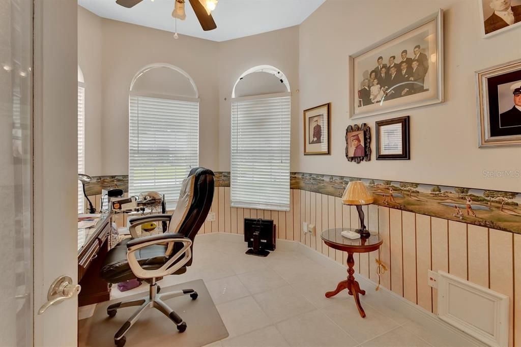 Home Office, Interior