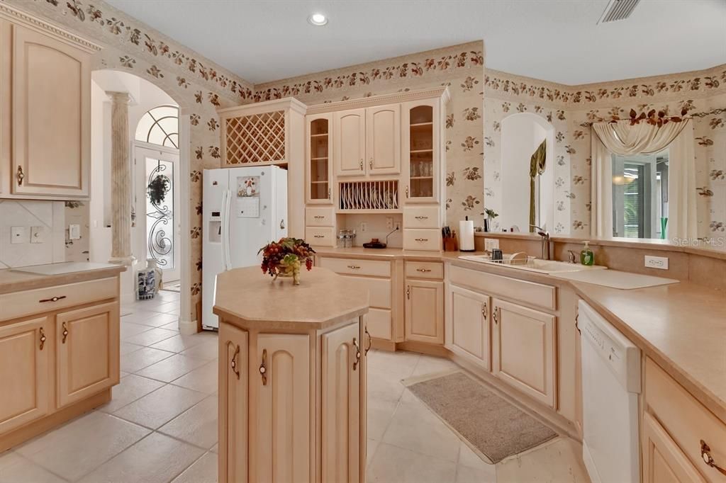 Interior, Kitchen, Recessed Lighting, Washer