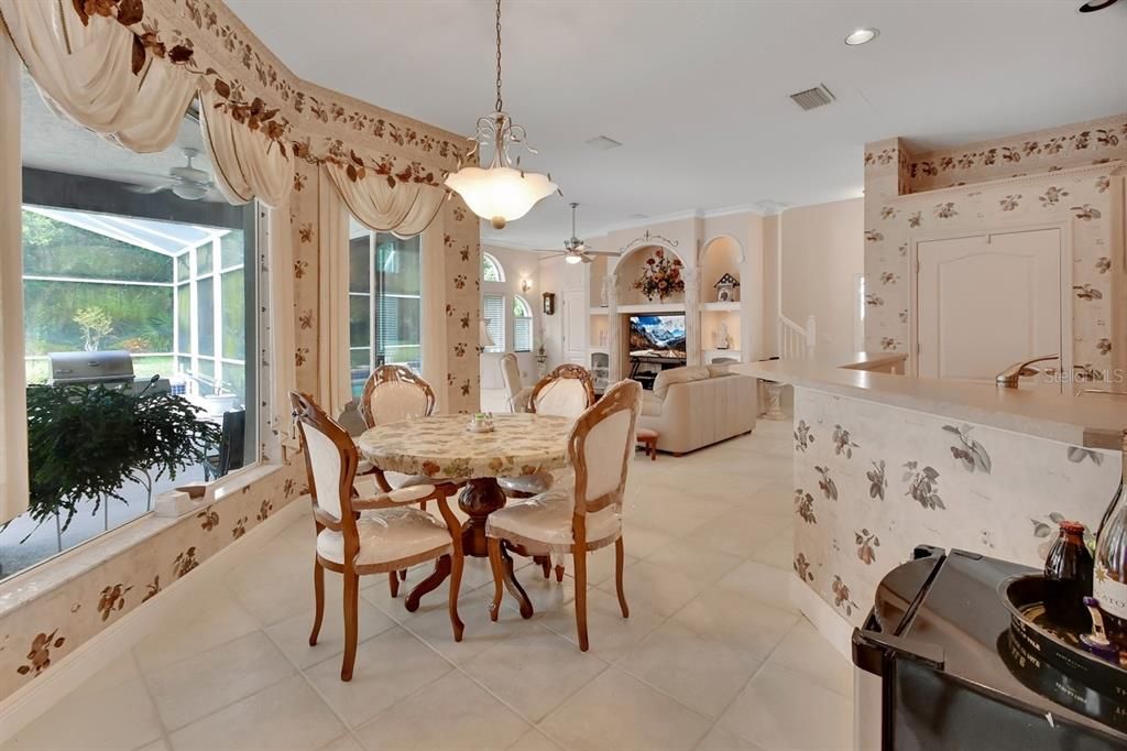 Dining room, Interior, Living room, Pendant Lights, Recessed Lighting