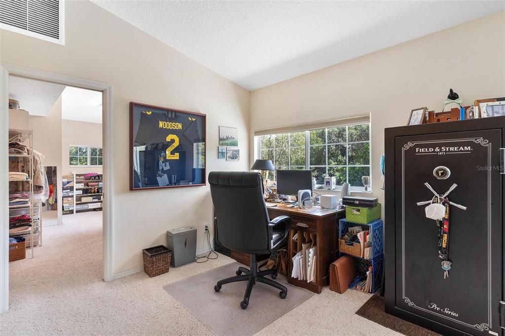 Home Office, Interior