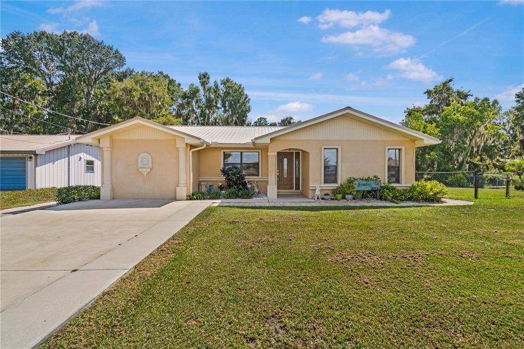 Backyard, Exterior, Facade, Ranch