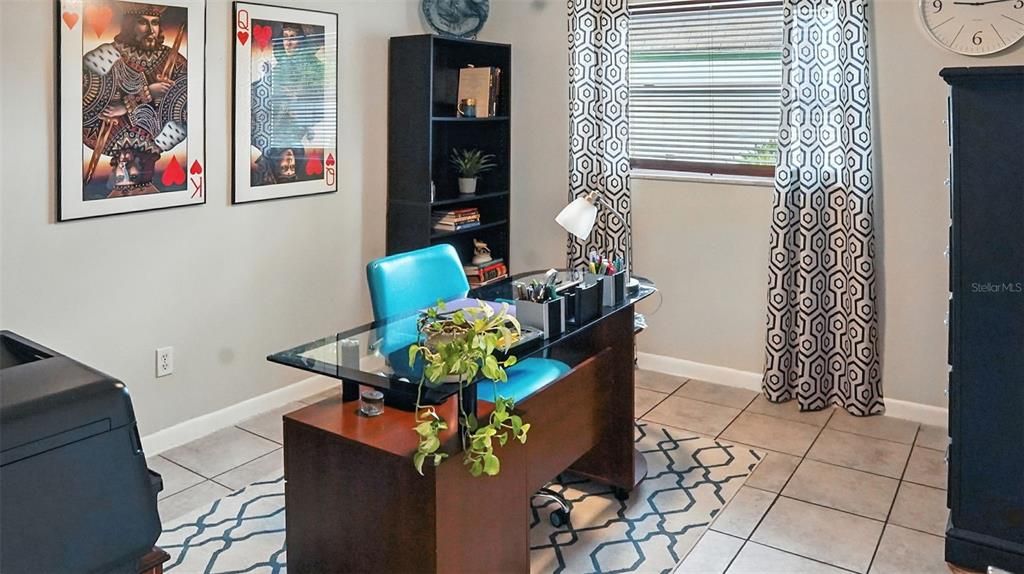 Home Office, Interior